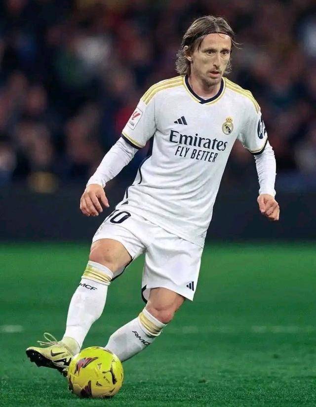 TA：赢球正成为枪手的一种习惯；诺伊尔在定位球防守上很脆弱