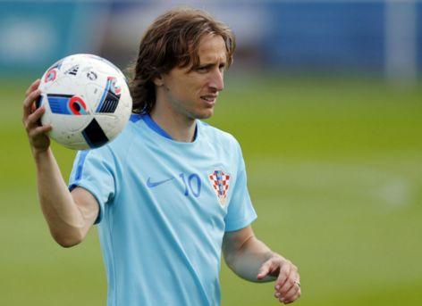 太阳报：英格兰球迷对世界杯票价不满，指责这是资本敛财行为