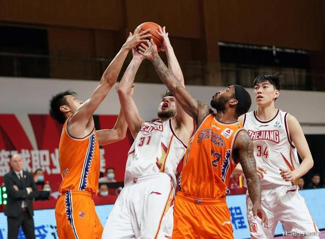 屡创佳绩 屡创佳绩